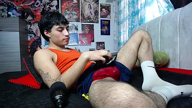 Snapshot of dylan_fun18 chatting on June 2, 10:12 pm dylan fun18 online show from June 2, 10:12 pm