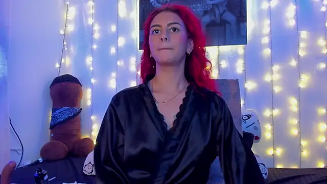 Sophiee Hill online show from January 12, 9:19 am