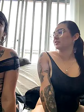 camianddanna online show from December 2, 2:23 pm