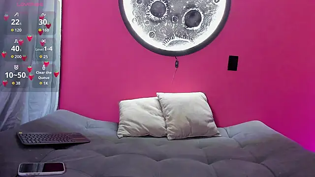 Snapshot of lena_rousseau chatting on February 19, 11:56 pm lena rousseau online show from February 19, 11:56 pm