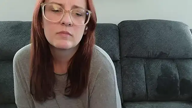TheBustyHouseWife online show from March 26, 3:28 pm