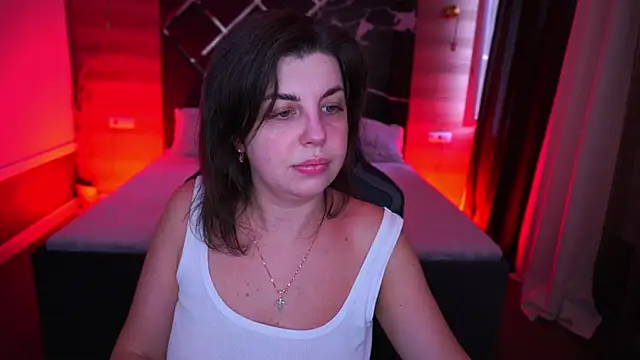 MirandaWong online show from September 25, 5:00 am