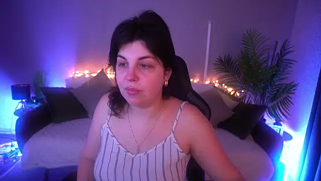 MirandaWong online show from March 22, 7:01 am