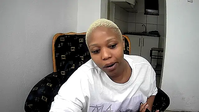 GoldenPussyXOXO online show from February 17, 7:09 pm