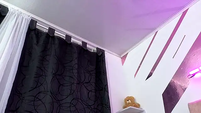 Kitten Hot  online show from October 29, 12:57 am