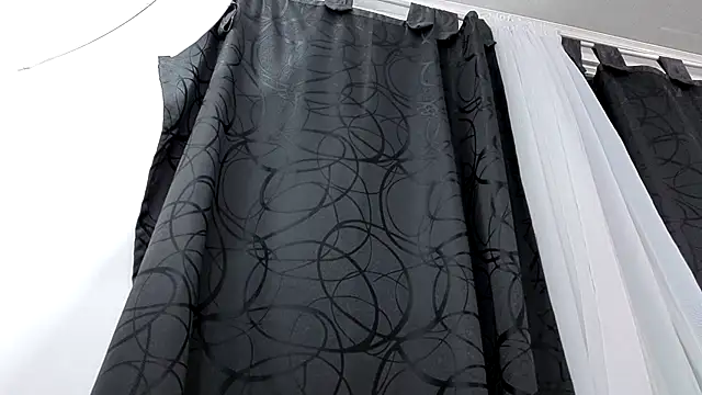 Kitten Hot  online show from November 12, 1:28 am