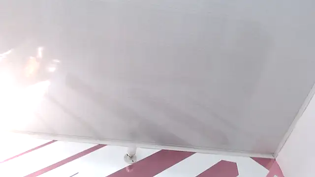 Kitten Hot  online show from February 9, 9:30 pm