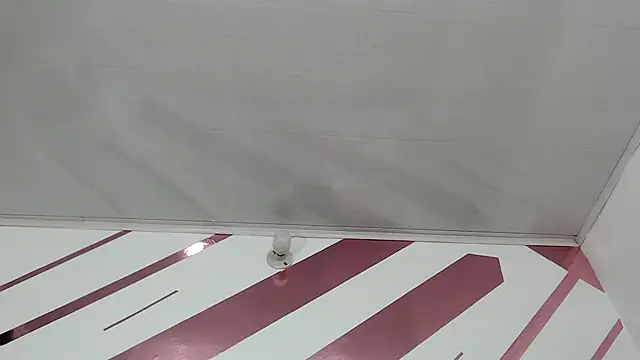 Kitten Hot  online show from February 13, 3:02 am