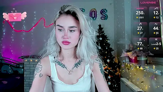 Snapshot of _Ravenaa chatting on December 27, 11:50 am Ravenaa online show from December 27, 11:50 am