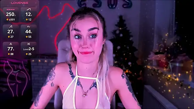 Snapshot of _Ravenaa chatting on January 11, 1:43 pm Ravenaa online show from January 11, 1:43 pm