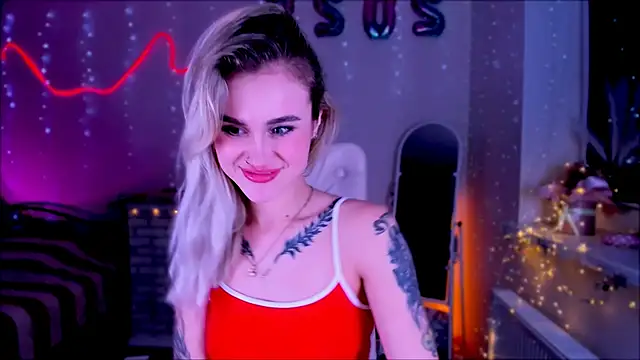 Snapshot of _Ravenaa chatting on February 4, 5:34 pm Ravenaa online show from February 4, 5:34 pm