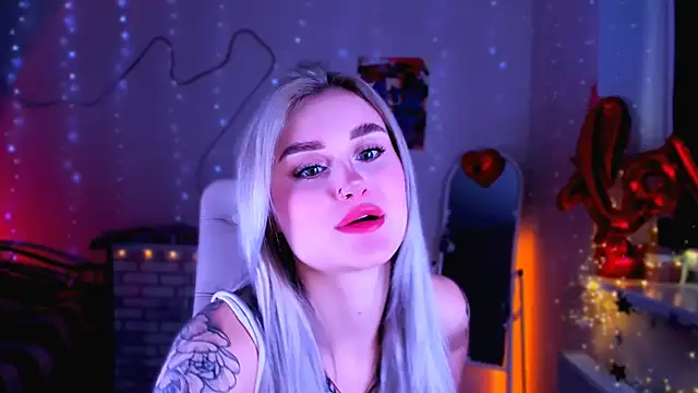 Snapshot of _Ravenaa chatting on March 5, 12:22 pm Ravenaa online show from March 5, 12:22 pm