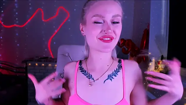 Snapshot of _Ravenaa chatting on March 20, 1:15 pm Ravenaa online show from March 20, 1:15 pm