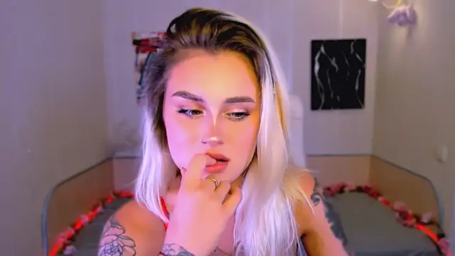 Snapshot of _Ravenaa chatting on October 6, 2:58 pm Ravenaa online show from October 6, 2:58 pm