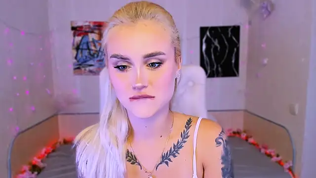 Snapshot of _Ravenaa chatting on November 1, 3:14 pm Ravenaa online show from November 1, 3:14 pm