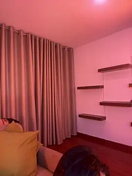 Alice Biel online show from April 3, 11:25 pm