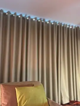 Snapshot of Alice_Biel chatting on July 5, 4:14 pm Alice Biel online show from July 5, 4:14 pm