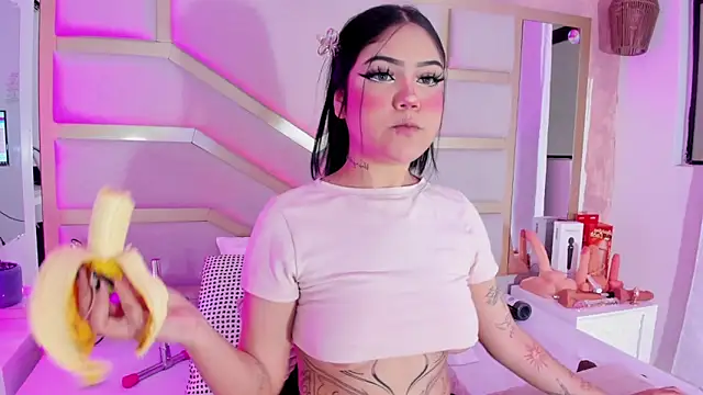 dollsweety online show from October 9, 9:35 pm