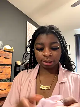 Snapshot of Harmonyxlover chatting on December 17, 4:35 pm Harmonyxlover online show from December 17, 4:35 pm