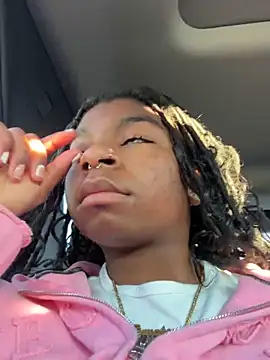 Snapshot of Harmonyxlover chatting on December 21, 9:11 pm Harmonyxlover online show from December 21, 9:11 pm