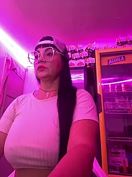 Hot beauty   online show from February 19, 3:13 am