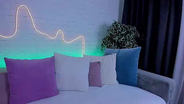 rossy babe  online show from December 2, 11:45 pm