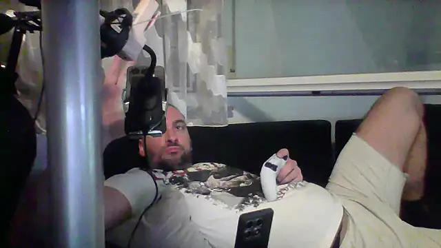 Snapshot of NewyorkDimi chatting on July 8, 1:43 am NewyorkDimi online show from July 8, 1:43 am
