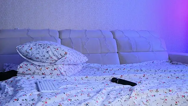 Snapshot of elsa_limerence chatting on January 4, 7:34 am elsa limerence online show from January 4, 7:34 am