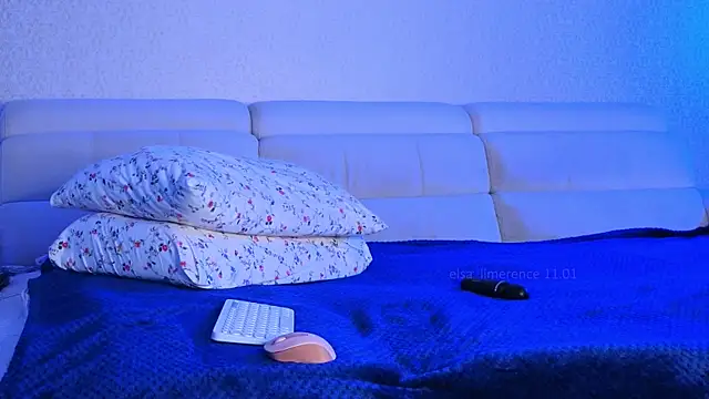 Snapshot of elsa_limerence chatting on January 11, 6:24 am elsa limerence online show from January 11, 6:24 am