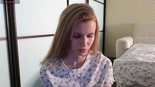 Snapshot of elsa_limerence chatting on March 12, 6:29 am elsa limerence online show from March 12, 6:29 am