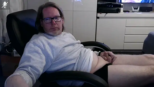 VSteph online show from April 8, 9:26 pm