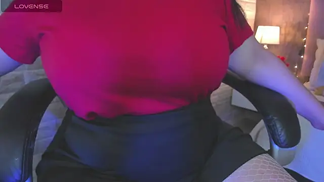 Snapshot of alice__tylor chatting on February 12, 12:11 pm alice tylor online show from February 12, 12:11 pm