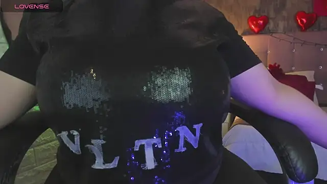 Snapshot of alice__tylor chatting on February 15, 12:36 pm alice tylor online show from February 15, 12:36 pm