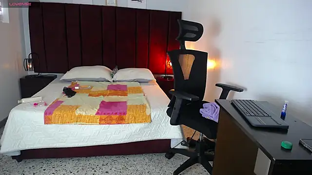 Zuzana21 online show from March 3, 4:03 pm