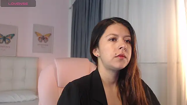 liss black online show from February 15, 12:33 pm