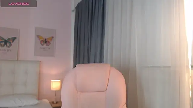 liss black online show from February 15, 3:39 pm