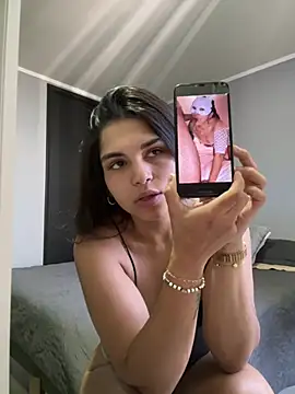 Snapshot of sc4ry_girl1 chatting on January 9, 6:47 pm sc4ry girl1 online show from January 9, 6:47 pm