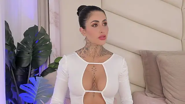 ValkyBes online show from May 5, 11:46 pm