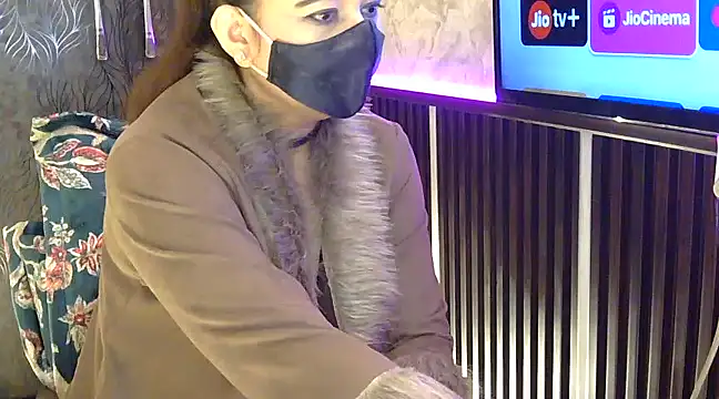 fabdemira online show from January 5, 9:25 pm