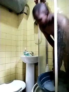 Snapshot of Polygamist chatting on February 1, 12:59 pm Polygamist online show from February 1, 12:59 pm