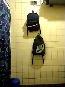 Snapshot of Polygamist chatting on February 28, 10:11 pm Polygamist online show from February 28, 10:11 pm