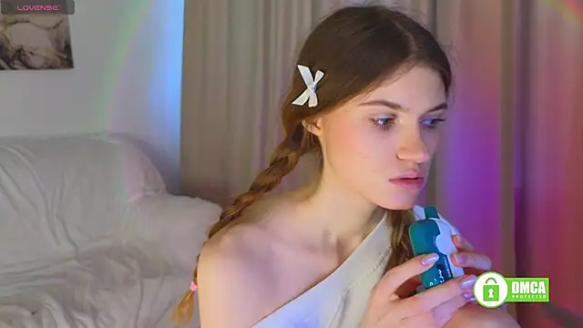 Hello Vivienne online show from March 19, 3:29 pm