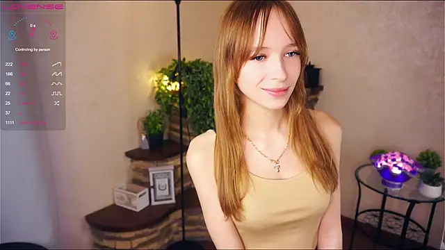 Snapshot of LynetBurby chatting on March 8, 7:49 am LynetBurby online show from March 8, 7:49 am