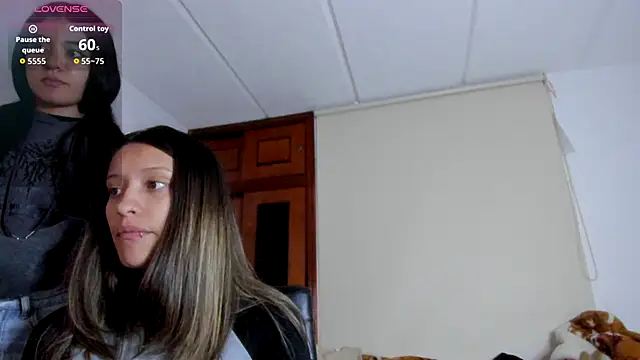 Snapshot of Gabby_and_Alice chatting on October 8, 7:00 pm Gabby and Alice online show from October 8, 7:00 pm