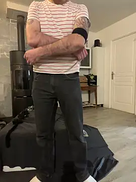 Snapshot of lucboyslam chatting on December 29, 10:56 am lucboyslam online show from December 29, 10:56 am