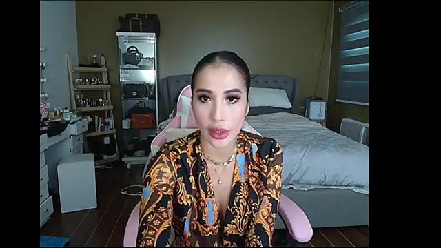 aya saki online show from February 4, 7:29 am