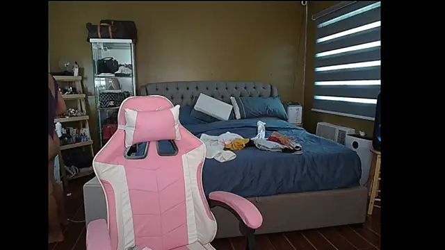 aya saki online show from March 11, 6:43 am