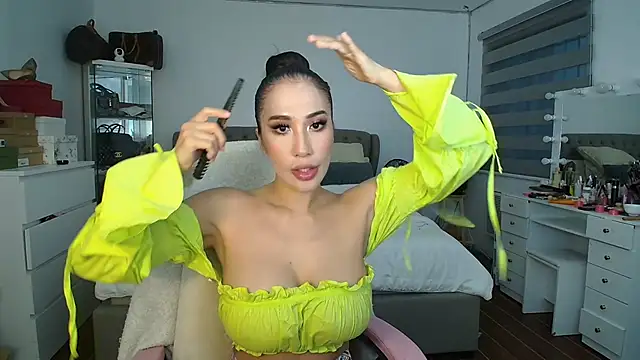 aya saki online show from December 15, 9:24 am