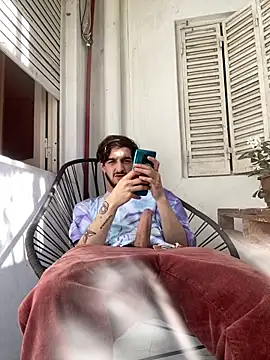 Snapshot of Tomito14 chatting on September 10, 5:13 pm Tomito14 online show from September 10, 5:13 pm