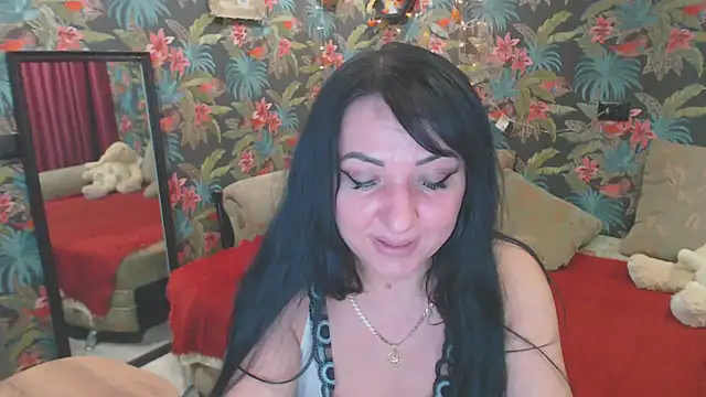 Snapshot of SusanLaNice chatting on December 10, 10:47 pm SusanLaNice online show from December 10, 10:47 pm